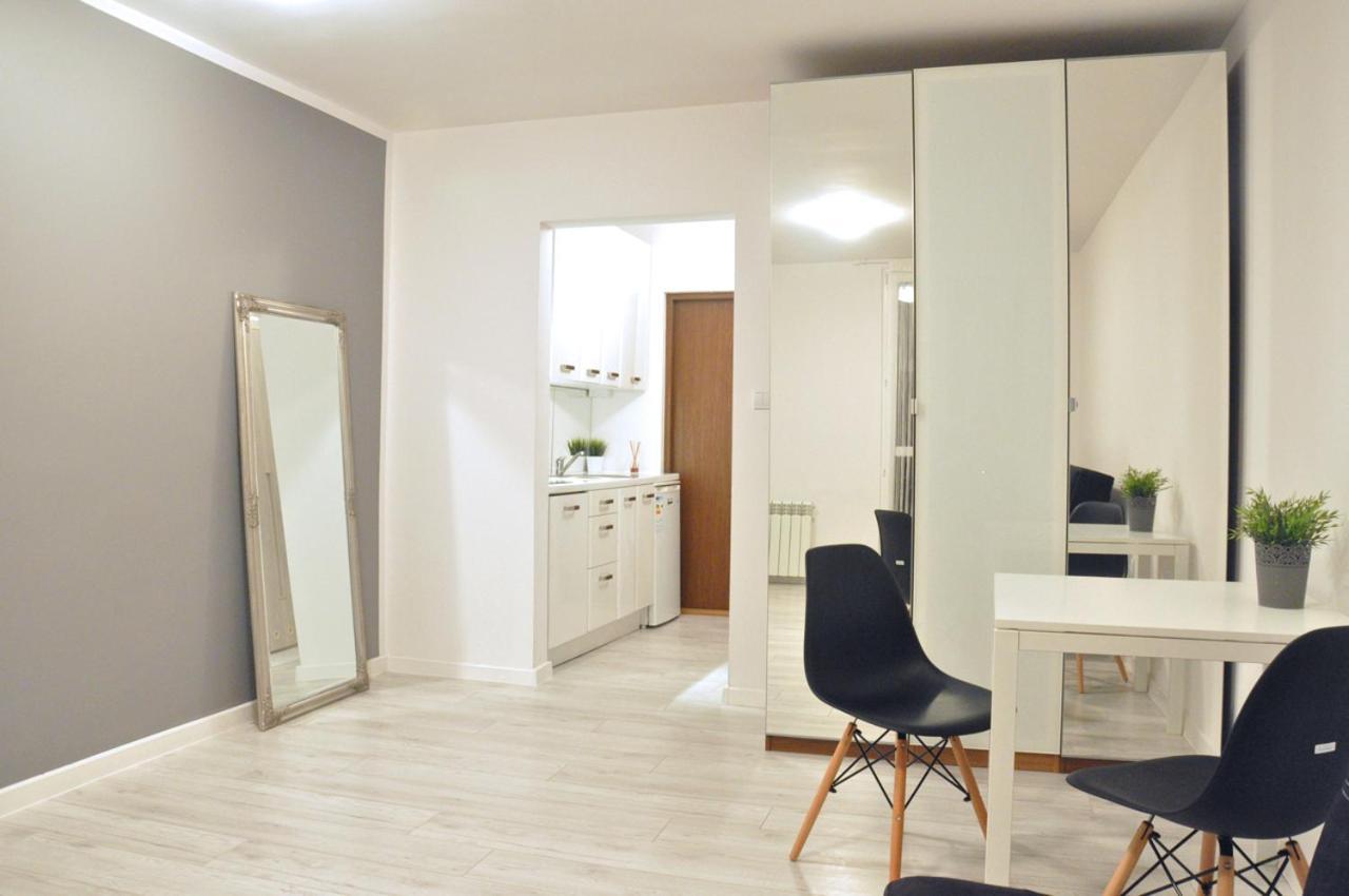 Nice And Comfy Studio Close To Old Town And Metro. Varşovia Exterior foto